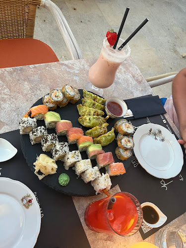 Obala Sv. Jurja 25, 21480, Vis