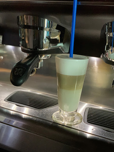 Opinii despre Caffe bar Bordeaux în Otok - Gastronomija i ugostiteljstvo