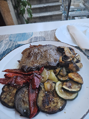 Casablanca Hvar - Gastronomija i ugostiteljstvo