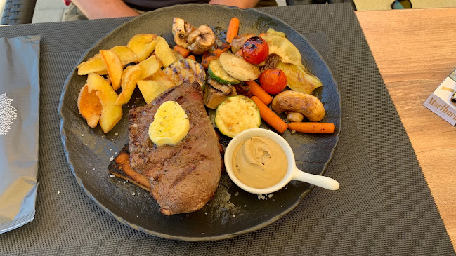 Opinii despre Bourbon Grill în Njivice - Gastronomija i ugostiteljstvo