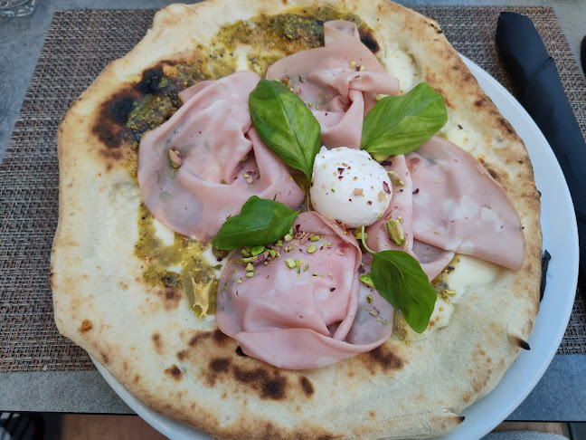 Pizzeria Bistro Peperoncin