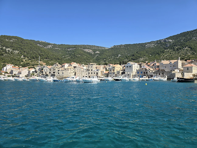 Ul. Riva Svetoga Mikule 11, 21485, Komiža