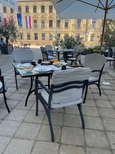 Esplanade 1925 Lounge & Cocktail Bar - Gastronomija i ugostiteljstvo