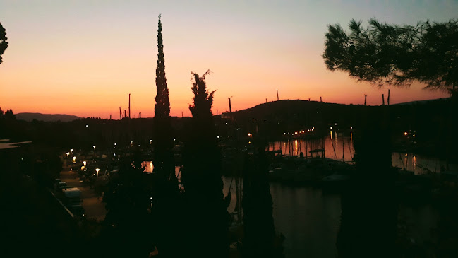 GARDELIN Restoran Luka - Vrboska