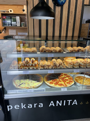 Opinii despre Pekara Anita 0-24 în Kaštel Sućurac - Gastronomija i ugostiteljstvo