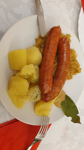 Lovački dom Arnika - Gastronomija i ugostiteljstvo