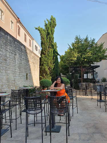 Pekarna Dalmatinka - Gastronomija i ugostiteljstvo