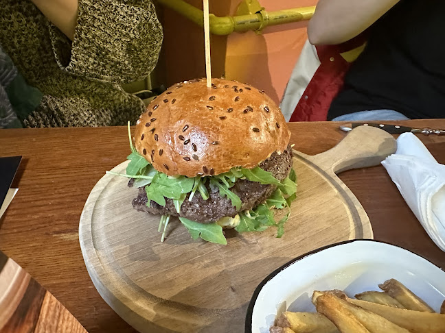 Opinii despre Submarine Burger Radnička în Zagreb - Gastronomija i ugostiteljstvo