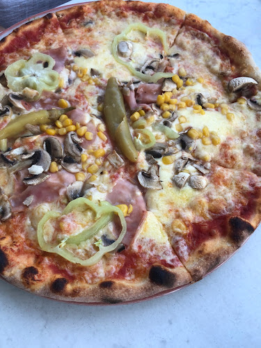 Opinii despre Pizzeria Omiš în Omiš - Gastronomija i ugostiteljstvo