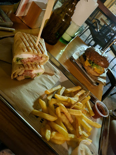 Opinii despre Burger Bar Bagatin în Šibenik - Gastronomija i ugostiteljstvo