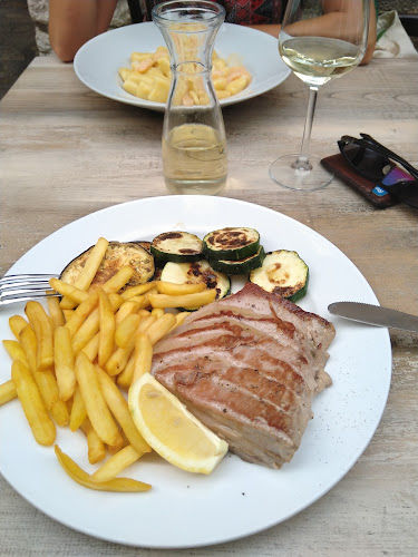 Konoba Dalmatina - Gastronomija i ugostiteljstvo