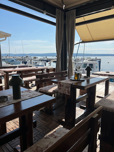 Comentarii opinii despre Buffet Venus