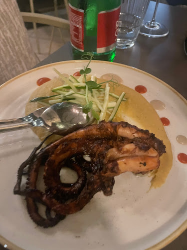 Dr. Mate Miličića 8, 21450, Hvar