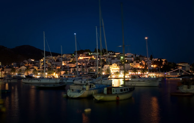 Riva 32, 21450, Hvar