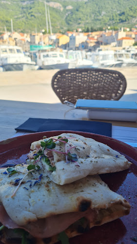 Opinii despre Fabrika bistro în Komiža - Gastronomija i ugostiteljstvo