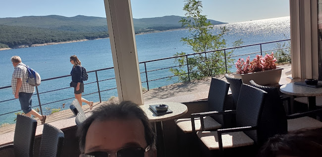 Obala, Ul. Maršala Tita 82, 52221, Rabac