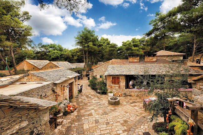 Opinii despre Dalmatian Ethno Village în Šibenik - Gastronomija i ugostiteljstvo