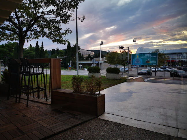 Caffe bar Plava Kava - Gastronomija i ugostiteljstvo