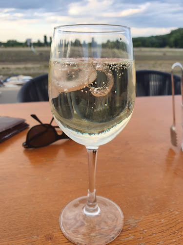 Brooklyn, Caffe Bar - Gastronomija i ugostiteljstvo