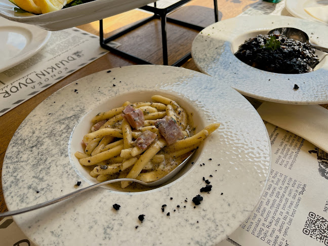 Dujkin dvor - Gastronomija i ugostiteljstvo