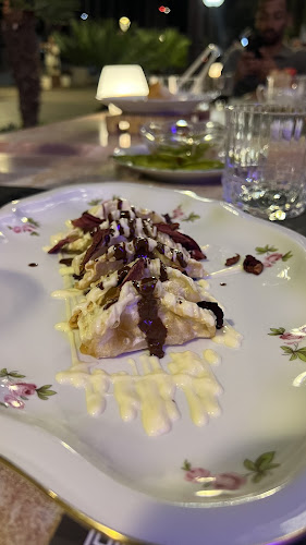 Obala Sv. Jurja 28, 21480, Vis