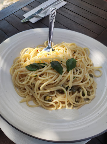 Restaurant "Biser Kandarola" - Kampor