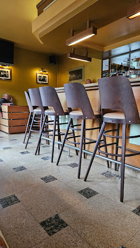 Kum - Gastronomija i ugostiteljstvo