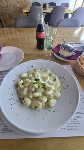 Restoran i Pizzeria La Rossa Knin - Gastronomija i ugostiteljstvo