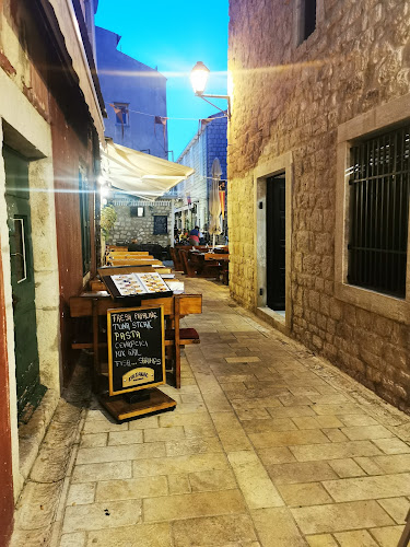 Tavern Riva - Gastronomija i ugostiteljstvo