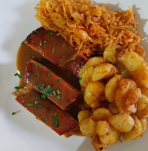 D1 294, 21233, Potravlje