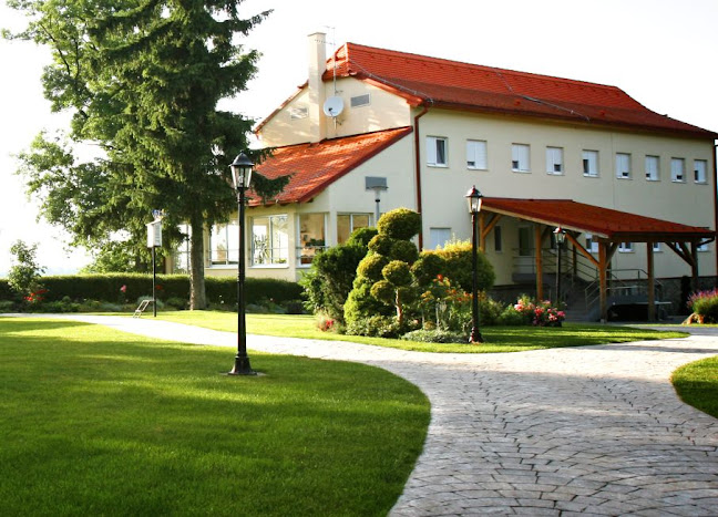 Opinii despre Dječje odmaralište "Merkur" în Orahovica - Gastronomija i ugostiteljstvo