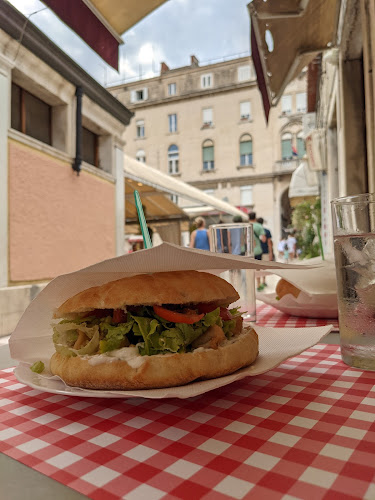 Opinii despre Zlatna ribica în Split - Gastronomija i ugostiteljstvo