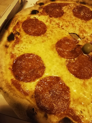 Bulldog II Pizza Cut - Gastronomija i ugostiteljstvo