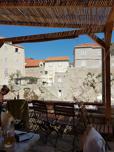 Beach bar Ala Mizerija - Gastronomija i ugostiteljstvo