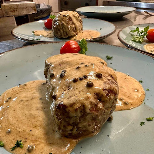 Comentarii opinii despre Lara