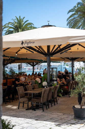 Restoran pizzeria Amfora Trogir - Gastronomija i ugostiteljstvo