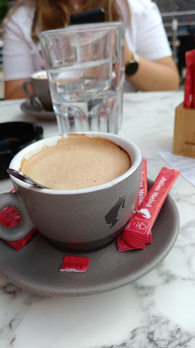 Opinii despre Caffe bar Bellini în Rijeka - Gastronomija i ugostiteljstvo