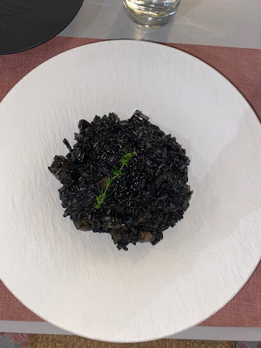 Central Kavana & Restaurant - Gastronomija i ugostiteljstvo