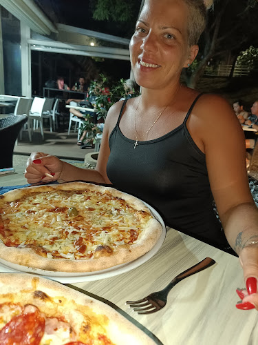 Opinii despre Pizzeria Savannah în Kostrena - Gastronomija i ugostiteljstvo