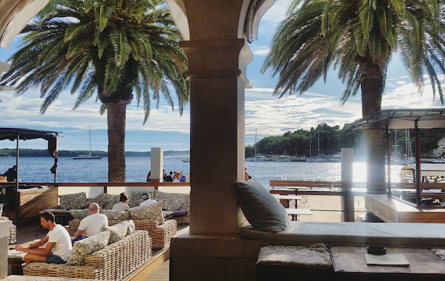 Comentarii opinii despre Carpe Diem Bar (Hvar Town)