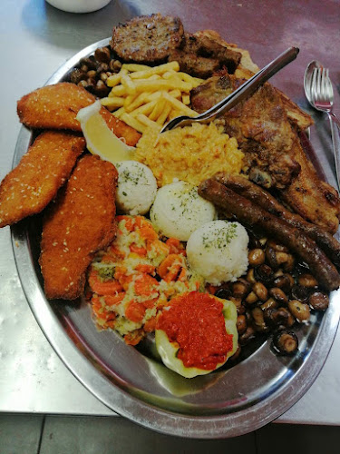 Restoran pod starim krovovima