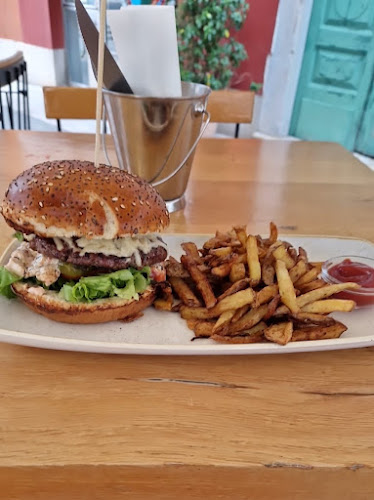 Pluto’s Burger Bar