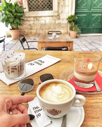Comentarii opinii despre Coffee & Wine bar NaMaLo (Na Maloj Loži)