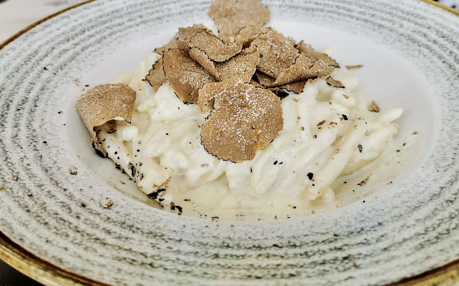 Opinii despre Bistro Bar Montona Gallery în Motovun - Gastronomija i ugostiteljstvo