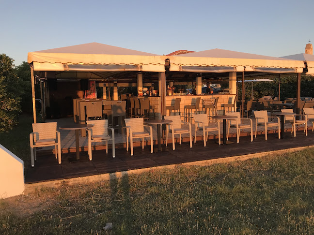 Opinii despre Beach Bar Cohiba în Povljana - Gastronomija i ugostiteljstvo