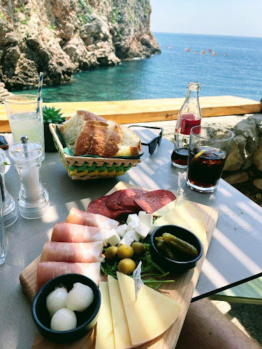 Beach bar Ala Mizerija - Gastronomija i ugostiteljstvo