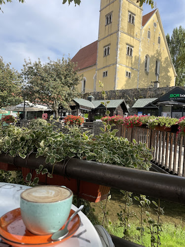 Bor Bar - Gastronomija i ugostiteljstvo