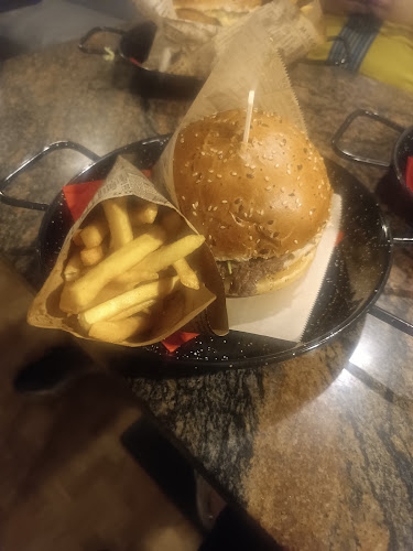 Burger Bar "Kod Kugle" - Gastronomija i ugostiteljstvo