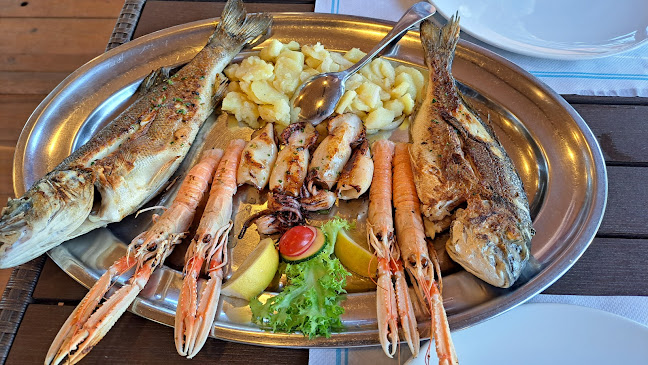 Taverna Marea Restaurant & Summer Grill
