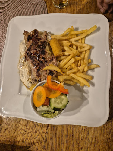 Opinii despre Restoran Jelen în Slavonski Brod - Gastronomija i ugostiteljstvo